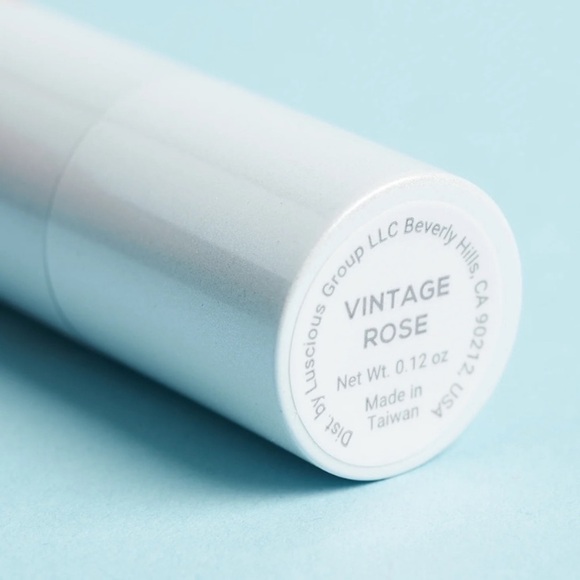 True + Luscious super moisture lipstick - Picture 3 of 8